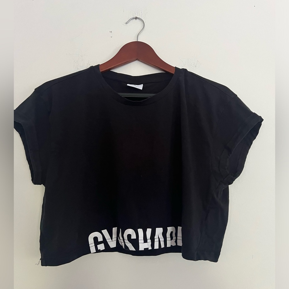 GYMSHARK Size XL cropped short sleeve tee